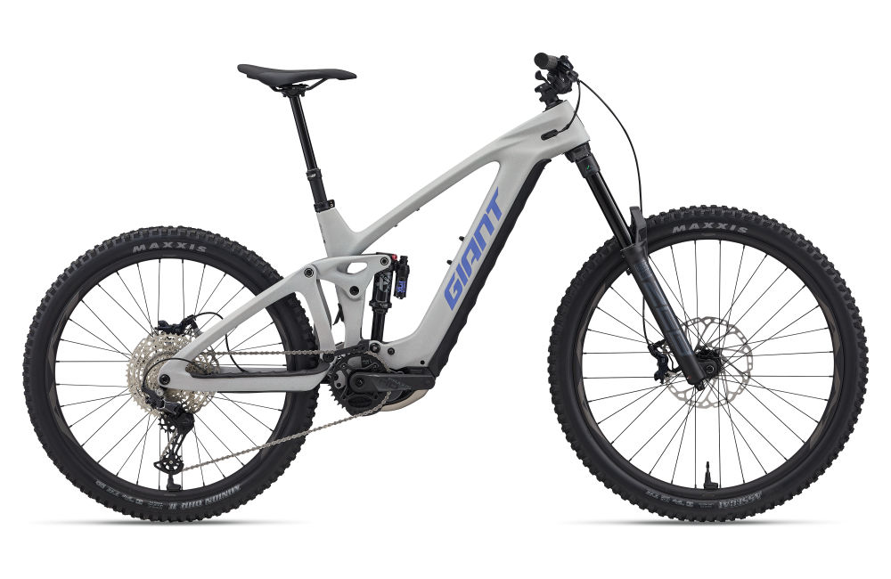 Giant Reign E+2 2026 - Moon Dust